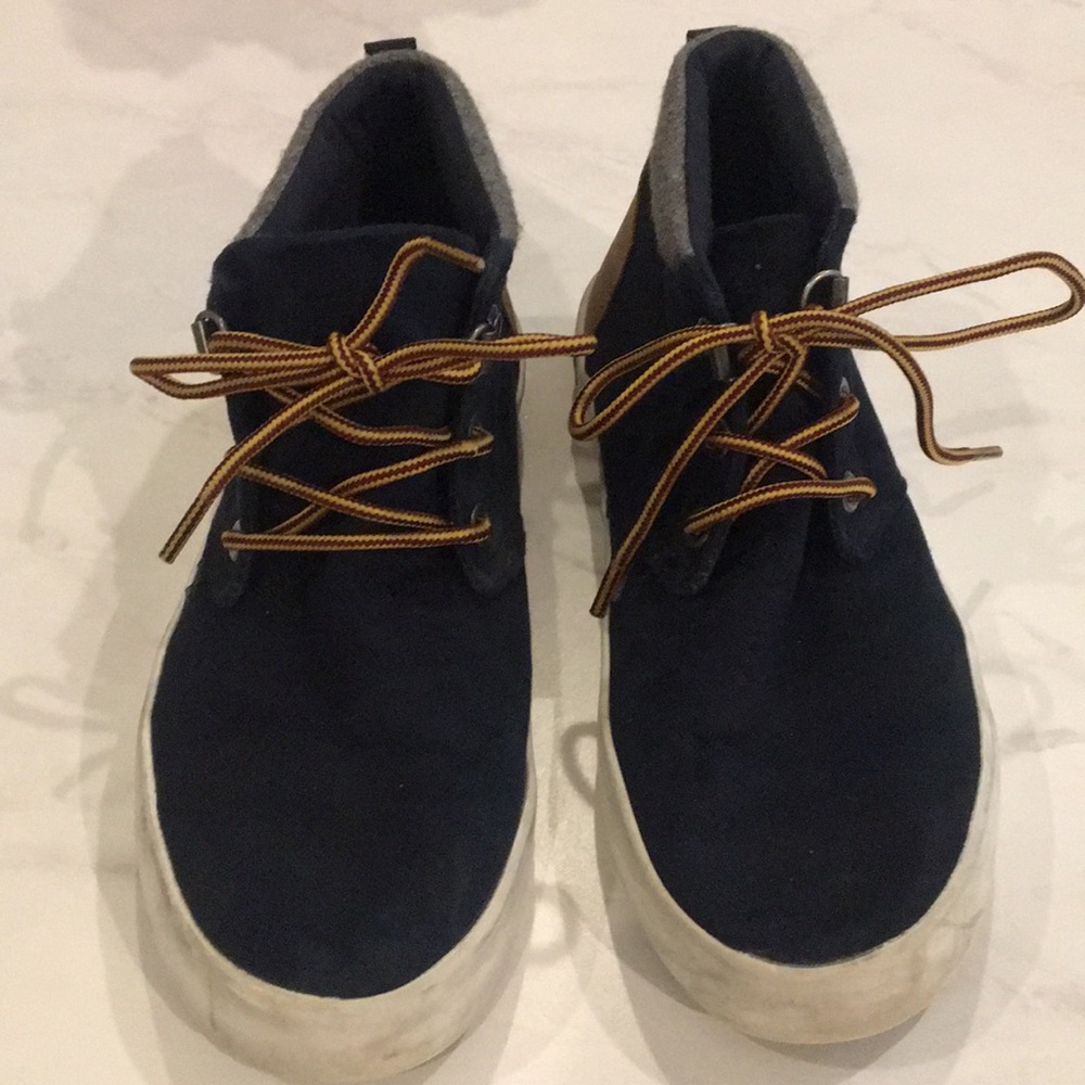 Boys navy Hi-Top shoes